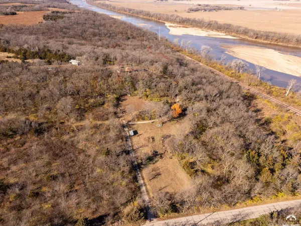 $640,000 | 141-127 Southwest Urish Road, Topeka, KS 66615