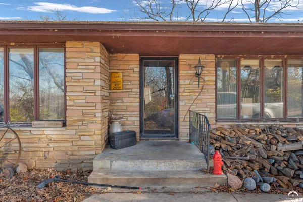 $640,000 | 141-127 Southwest Urish Road, Topeka, KS 66615