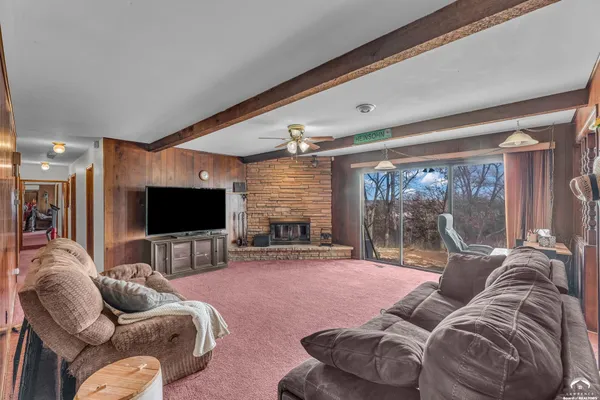 $640,000 | 141-127 Southwest Urish Road, Topeka, KS 66615