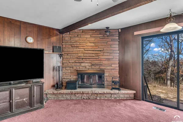 $640,000 | 141-127 Southwest Urish Road, Topeka, KS 66615