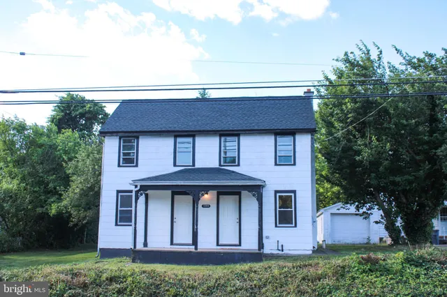 $279,900 | 1360 East Main Street, Douglassville, PA 19518