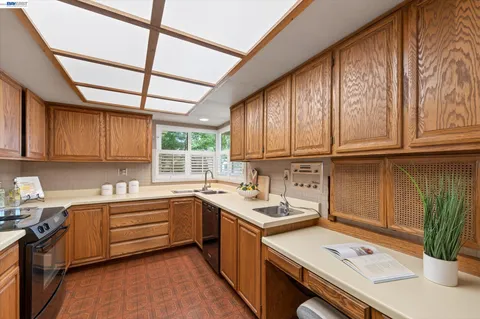 $1,300,000 | 4247 School Street, Pleasanton, CA 94566