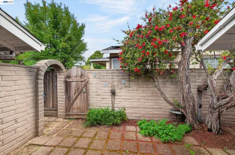 $1,300,000 | 4247 School Street, Pleasanton, CA 94566