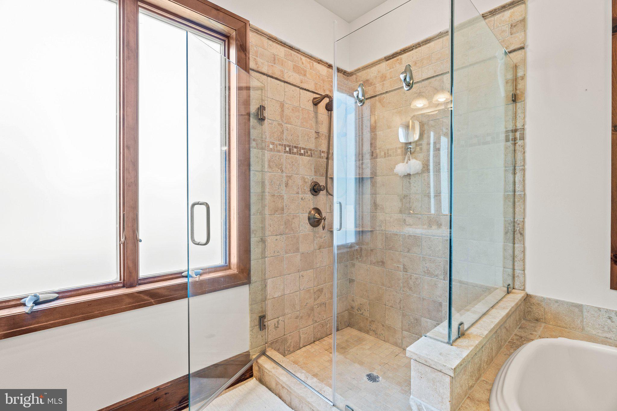 477 Heritage Sewell, NJ 08080 - Photo 28 of 64 Primary En Suite