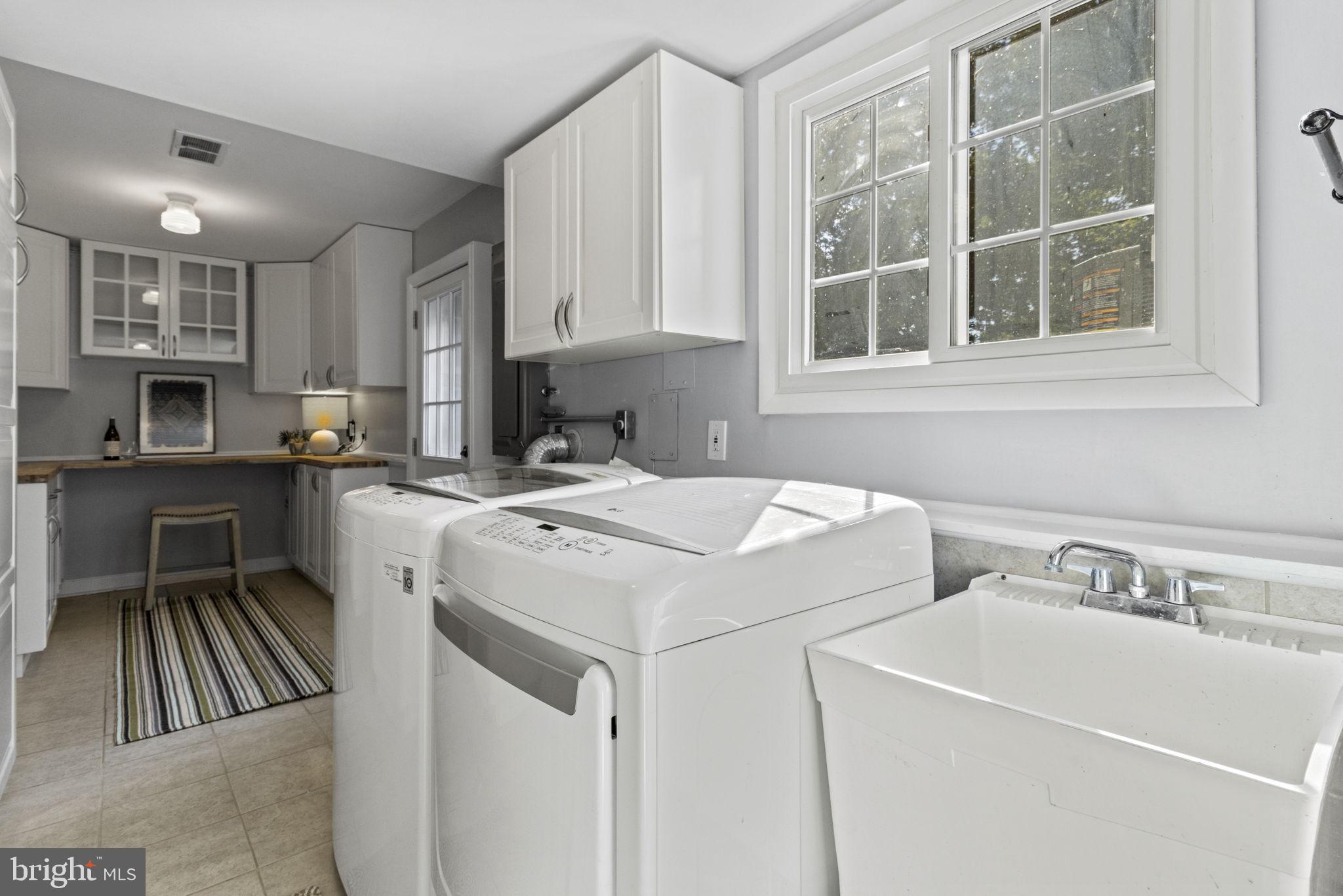 9 Wainwright Drive Annapolis, MD 21401 - Photo 23 of 41 Downstairs laundry/mudroom