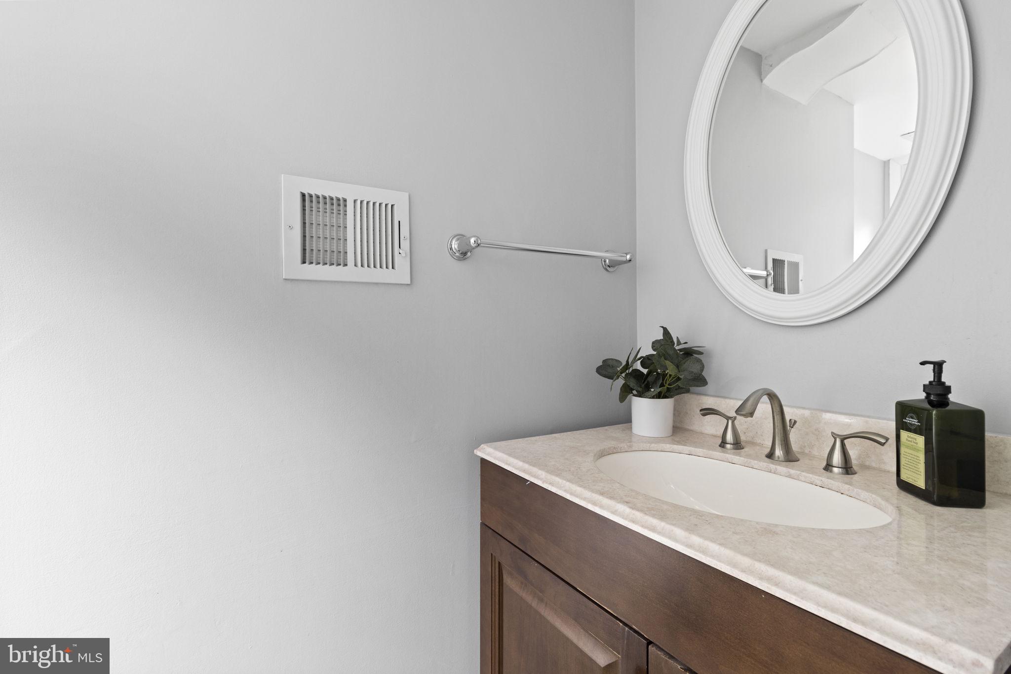 9 Wainwright Drive Annapolis, MD 21401 - Photo 25 of 41 Downstairs half bath adjoining laundry room