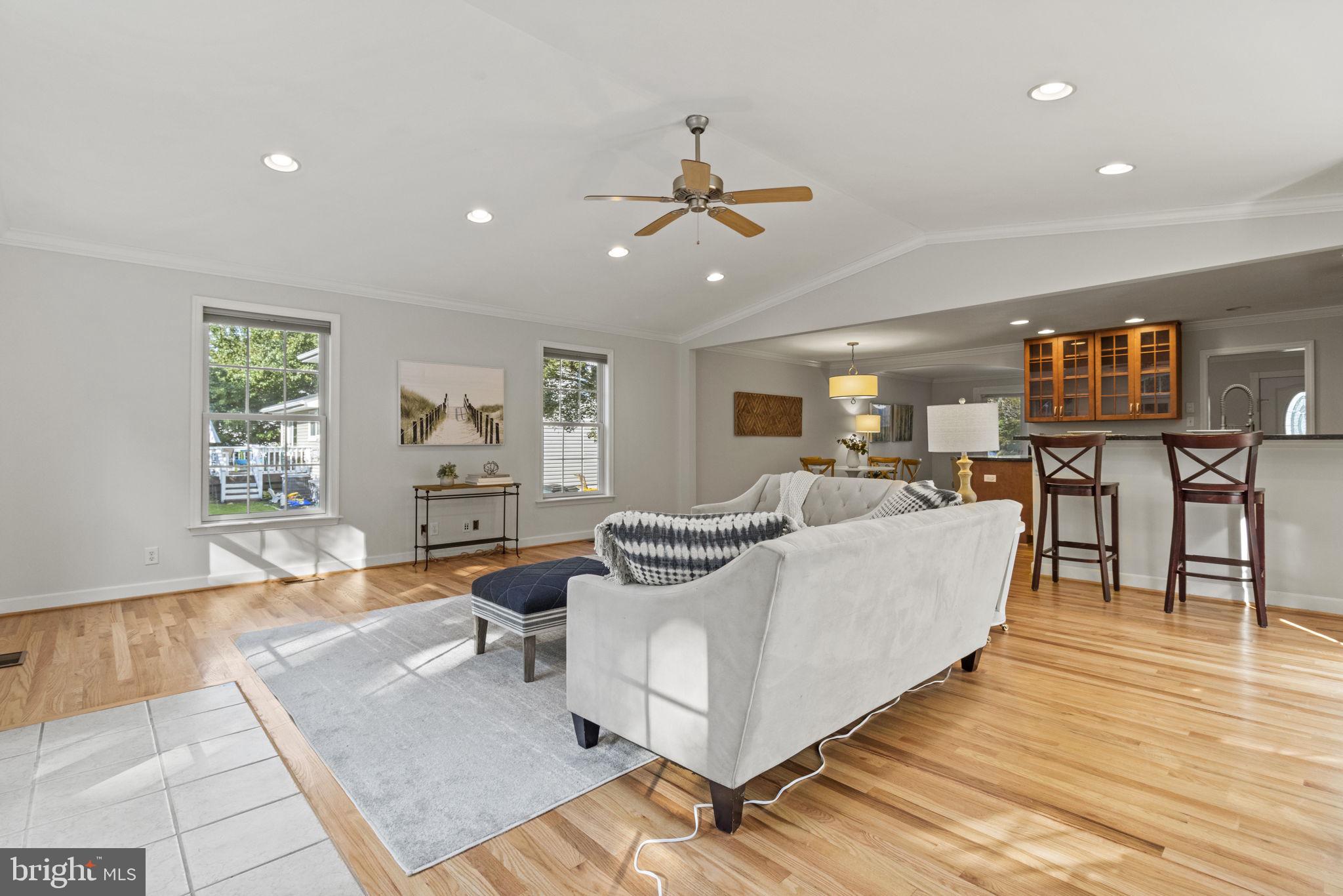 9 Wainwright Drive Annapolis, MD 21401 - Photo 4 of 41 Easy flow for entertaining and enjoyment