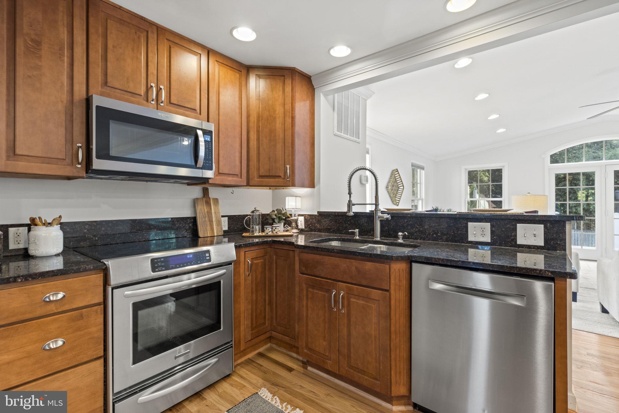 9 Wainwright Drive Annapolis, MD 21401 - Photo 9 of 41 Recessed lighting through the main floor