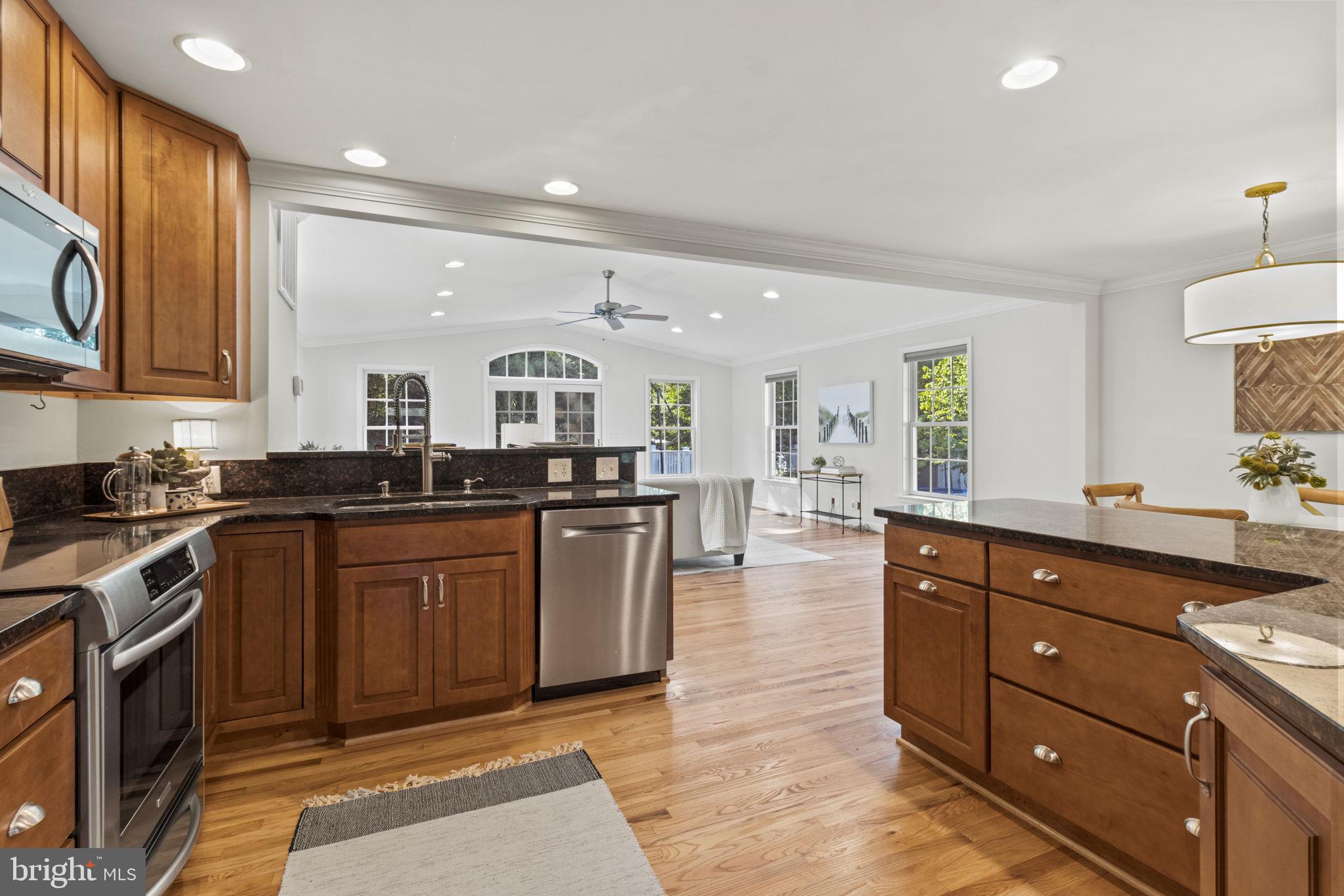 9 Wainwright Drive Annapolis, MD 21401 - Photo 10 of 41 Tons of cabinet and counter space