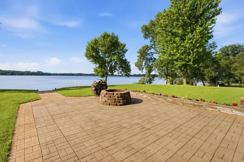 $625,000 | 4631 141st Avenue Northeast, Spicer, MN 56288
