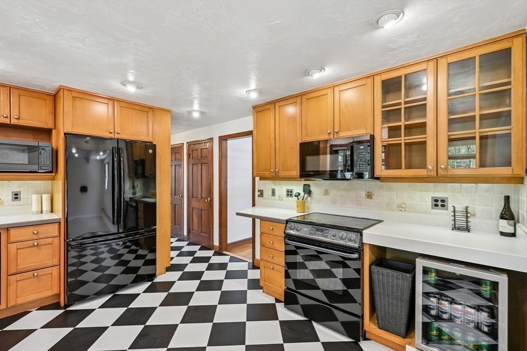 60 Wheeler Road Stow, MA 01775 - Photo 8 of 25