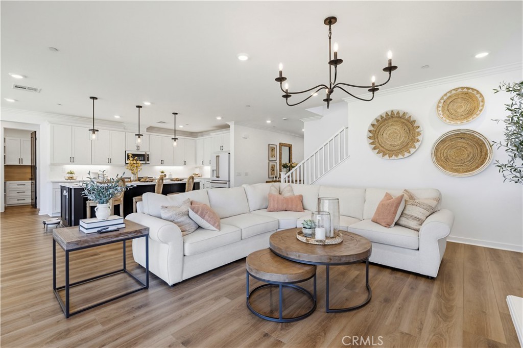 28445 Sunny Ridge Terrace Castaic, CA 91384 - Photo 7 of 74 Family Room