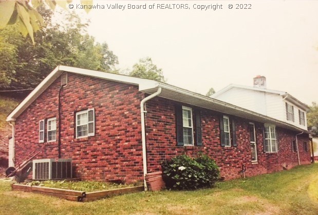 215 Cunningham Road Kenna, WV 25248 - Photo 2 of 15 Gallery Image 2