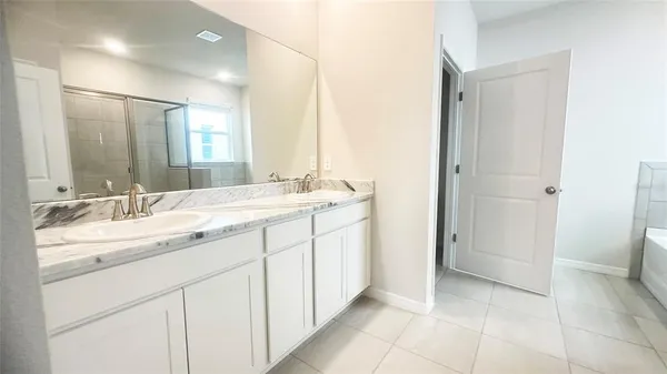 $3,350 | 17915 Cantarina Cove, Lakewood Ranch, FL 34211