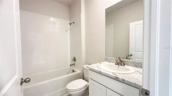 $3,350 | 17915 Cantarina Cove, Lakewood Ranch, FL 34211