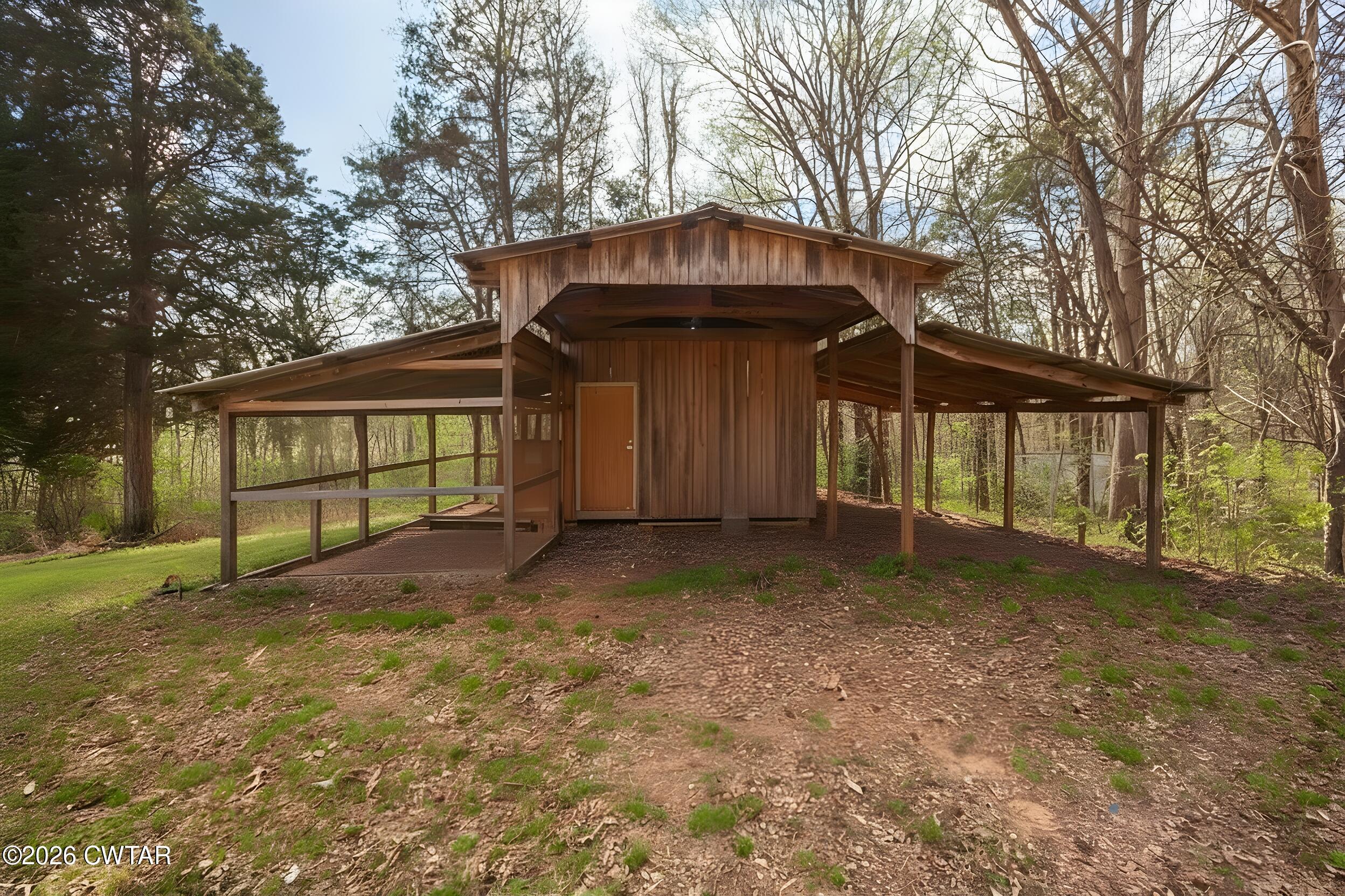 2100 Collins Road Medon, TN 38356 - Photo 21 of 28 Barn