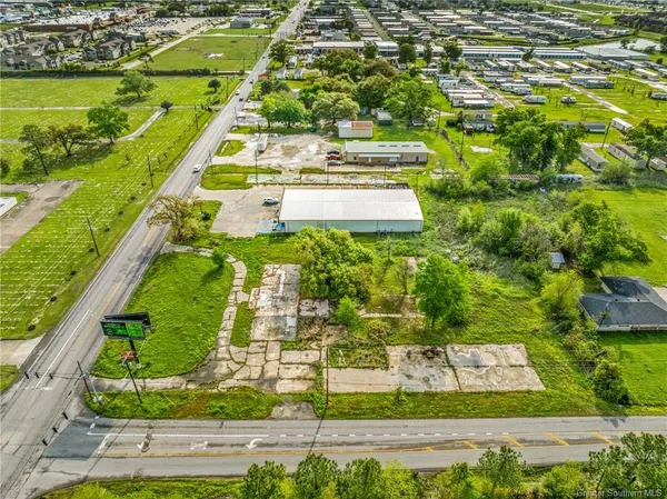$1,100,000 | 2323 Country Club Road, Lake Charles, LA 70605