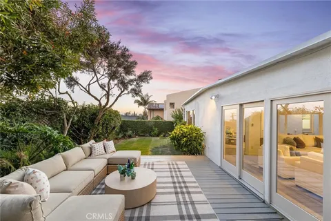 $2,600,000 | 1136 8th Street, Hermosa Beach, CA 90254