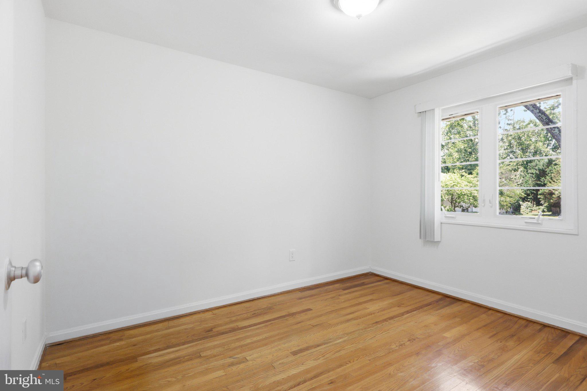 5364 Pooks Hill Road, Unit 301 Bethesda, MD 20814 - Photo 9 of 25 Second Bedroom