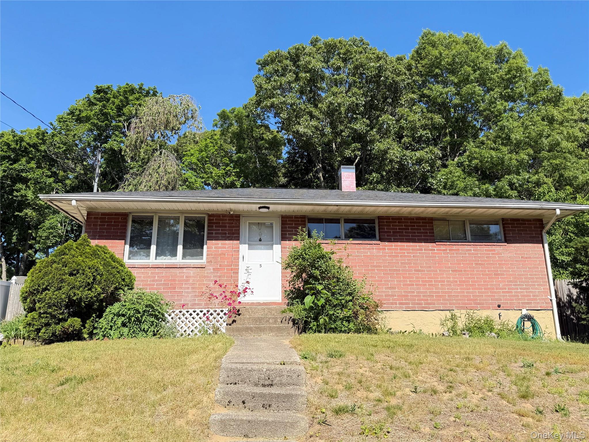 5 Robin Road Selden, NY 11784 - Photo 21 of 21