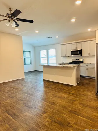 $1,950 | 417 Deborah Drive, New Braunfels, TX 78130