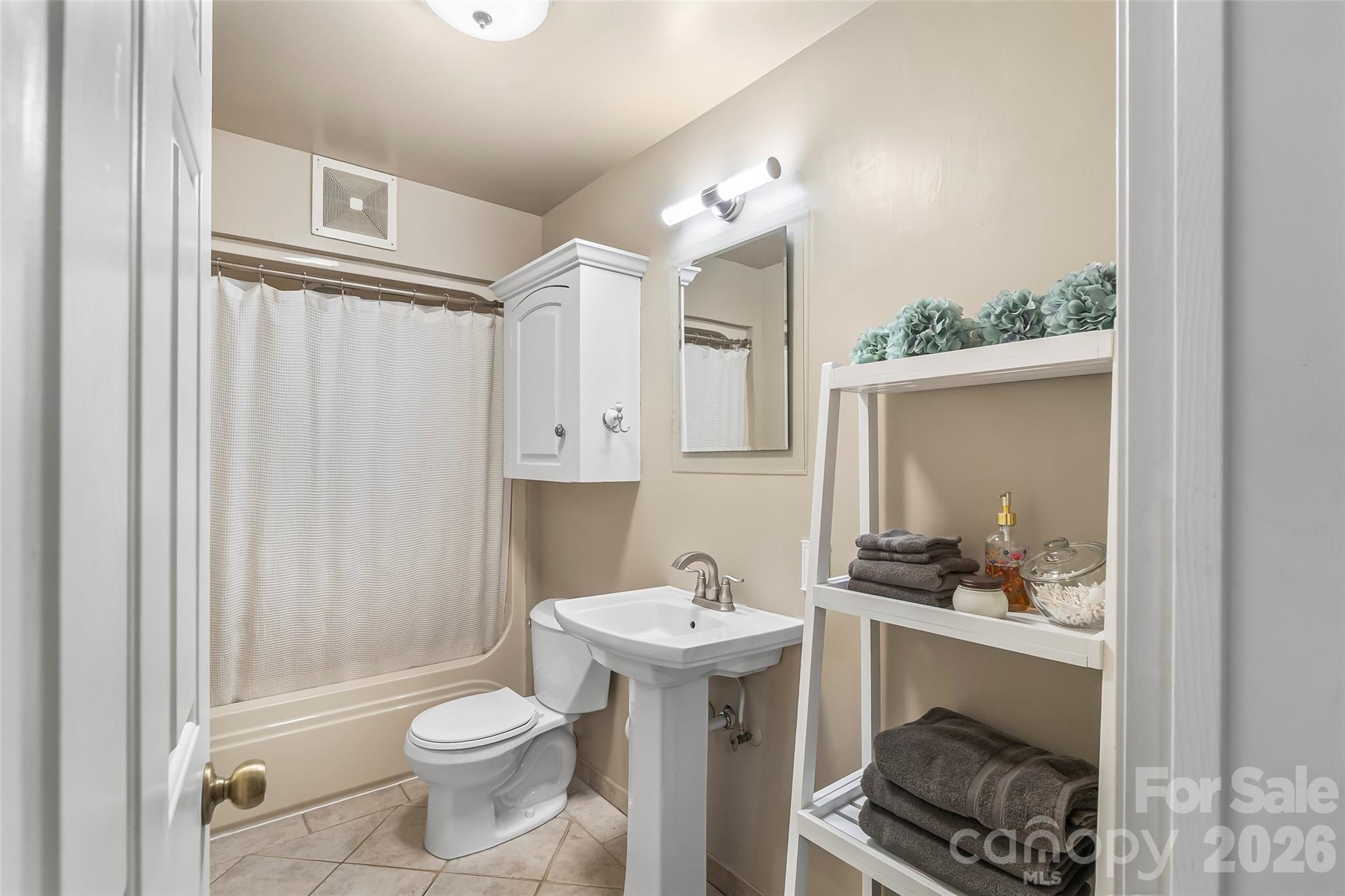 4267 County Home Road Conover, NC 28613 - Photo 10 of 41