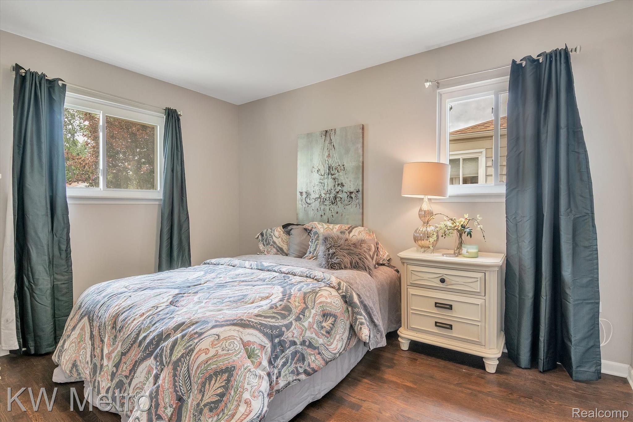 1908 Columbia Road Berkley, MI 48072 - Photo 17 of 35 18-1908 Columbia Rd-windowstill-realestate-photography-18.jpg