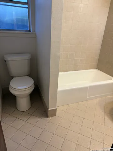 $950 | 911 Vance Jackson Road, Unit 208, San Antonio, TX 78201