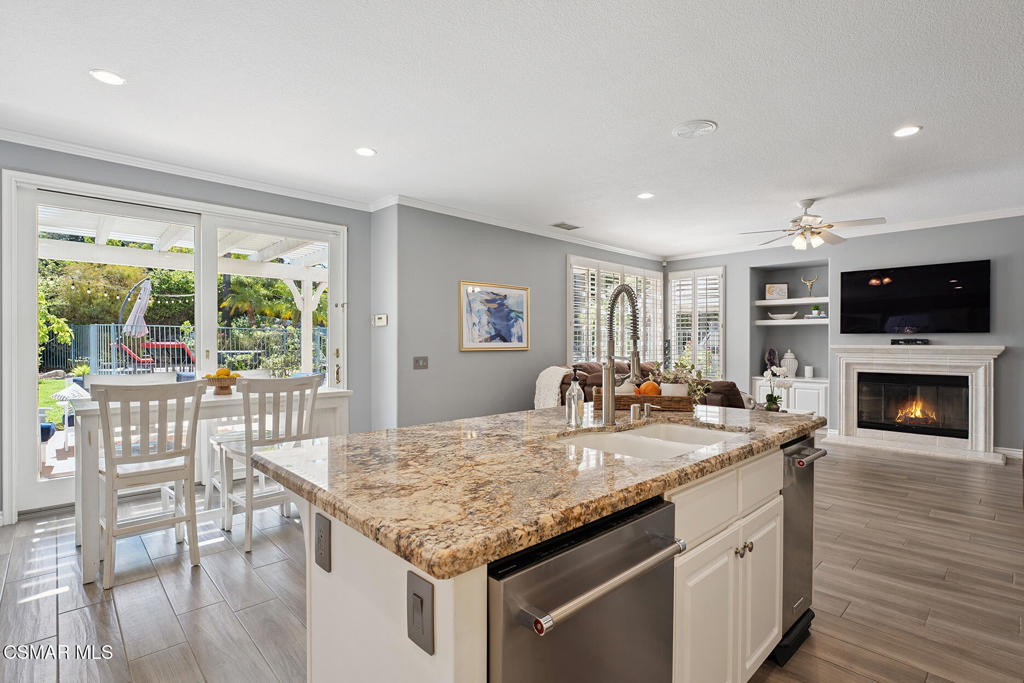 206 Shady Hills Court Simi Valley, CA 93065 - Photo 17 of 84