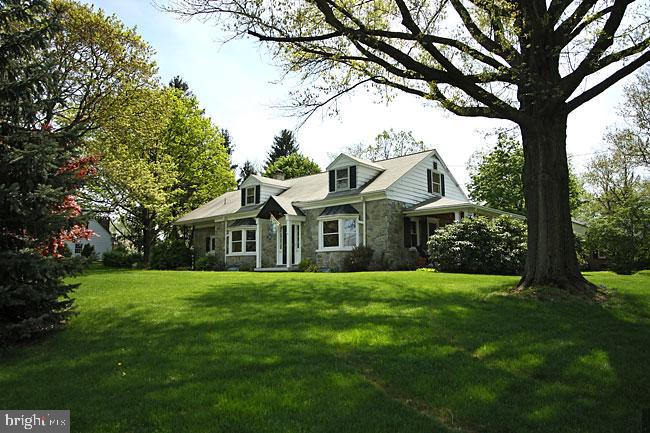 801 Hillaire Road Lancaster, PA 17601 - Photo 3 of 24 Gallery Image 3