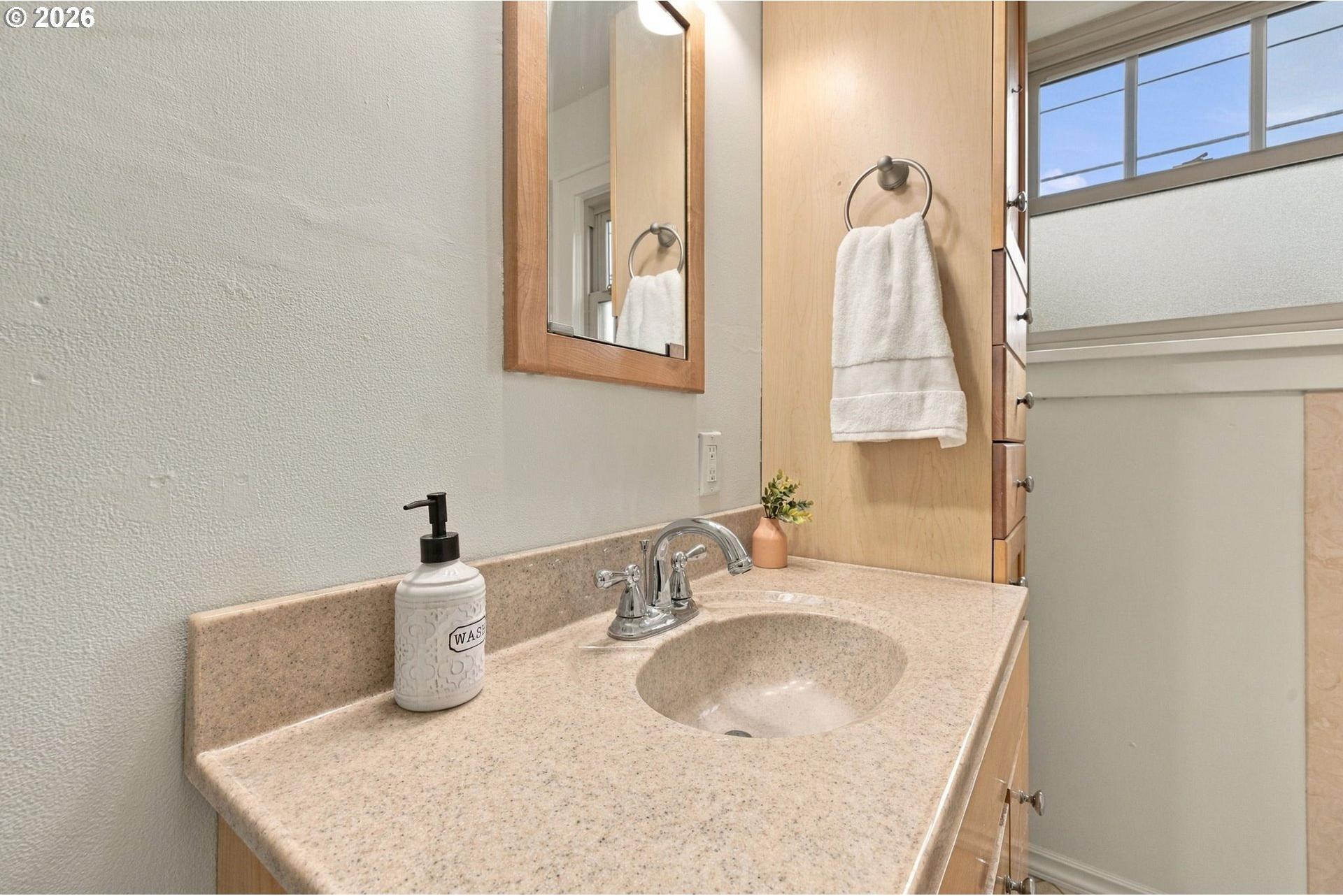 352 West M Street Springfield, OR 97477 - Photo 26 of 42 Bedroom