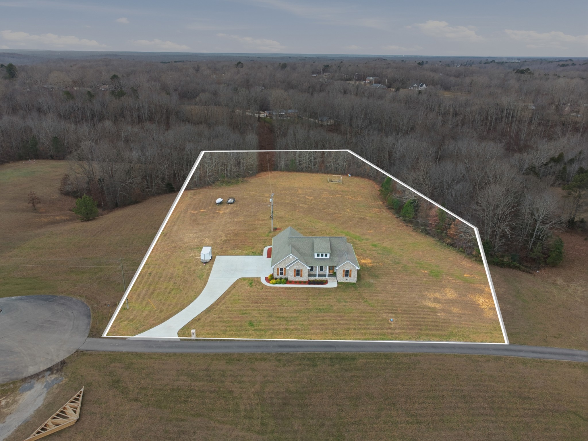 3055 Loren Lane Centerville, TN 37033 - Photo 30 of 40 a view of a jacuzzi