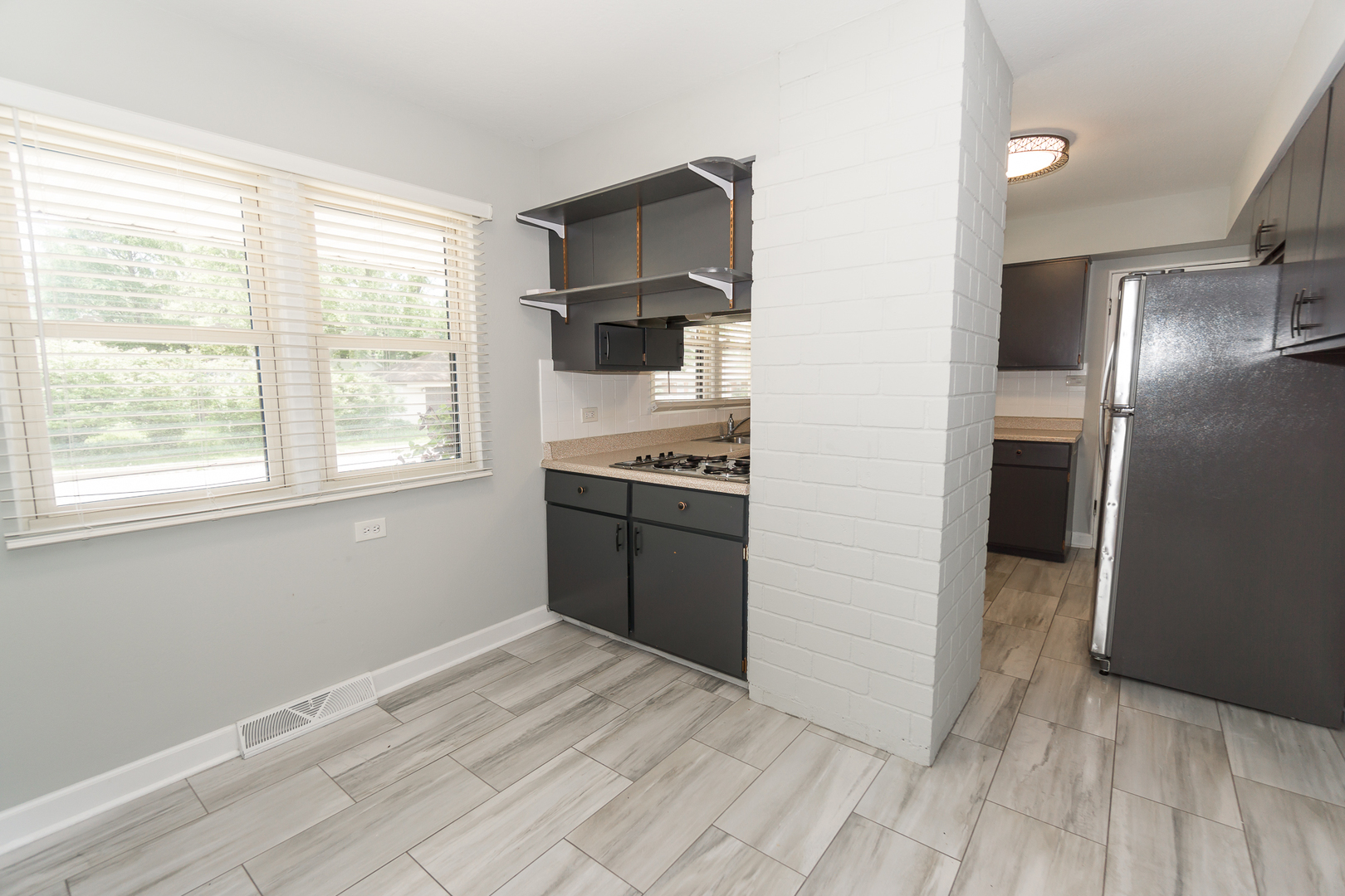 350 Home Avenue Itasca, IL 60143 - Photo 6 of 21