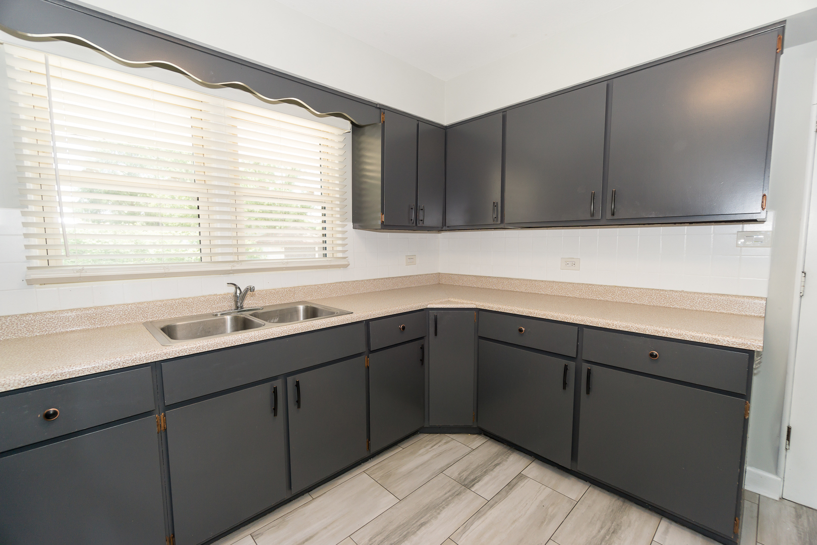 350 Home Avenue Itasca, IL 60143 - Photo 7 of 21