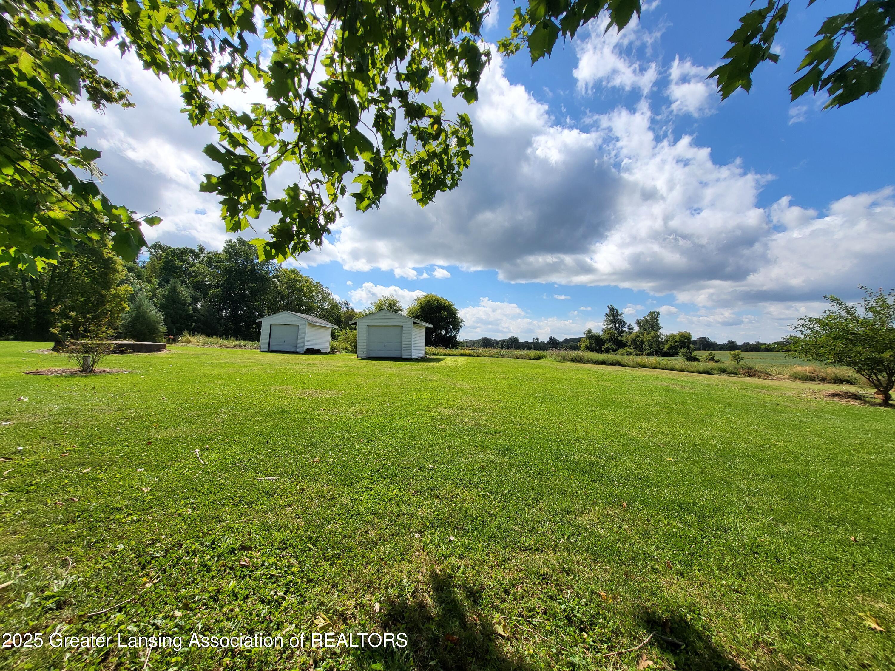 1692 South Smith Road Eaton Rapids, MI 48827 - Photo 31 of 33 1000032200