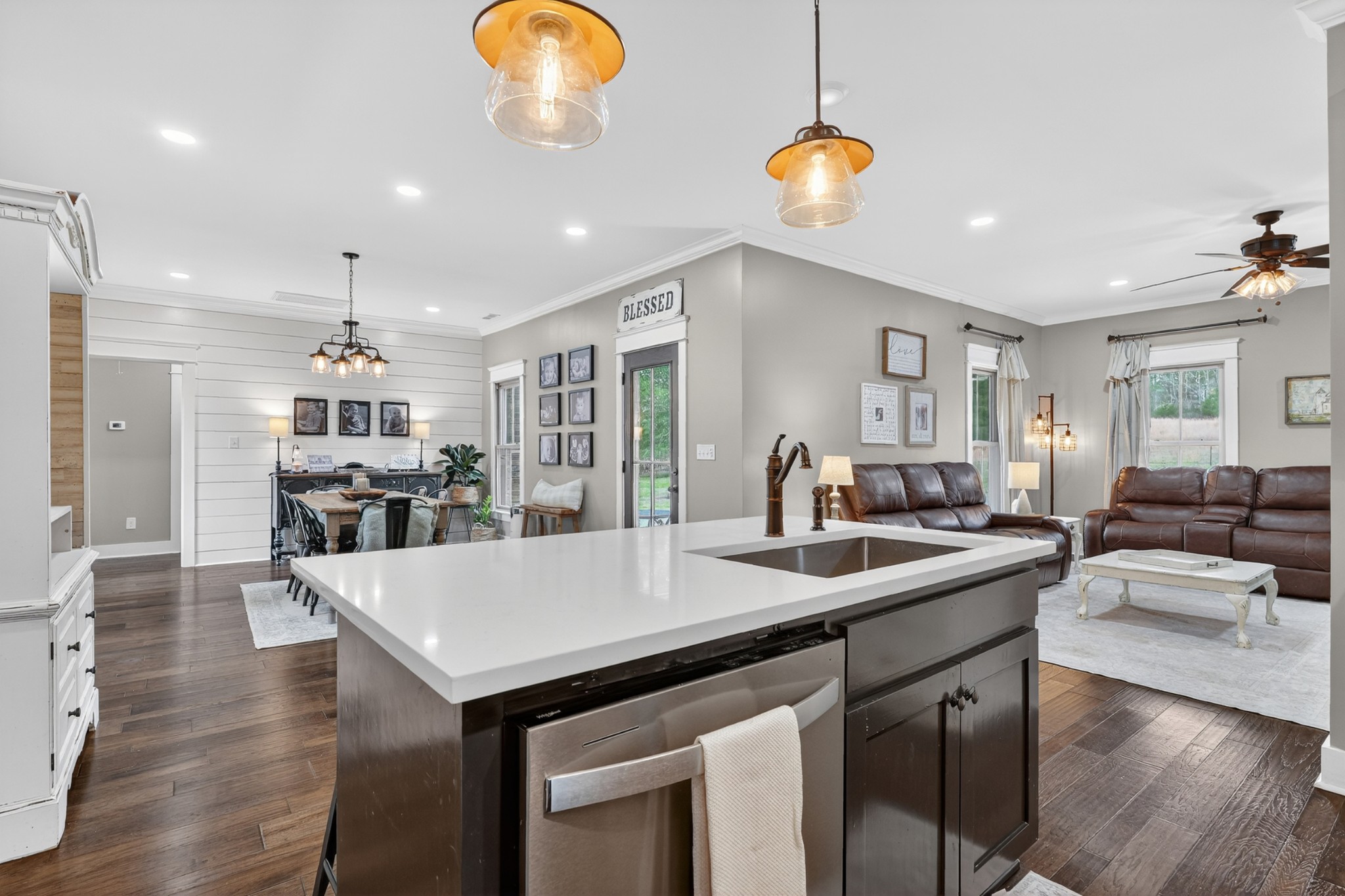 39 Boning Road Fayetteville, TN 37334 - Photo 17 of 43 a living room with stainless steel appliances furniture a rug and a kitchen view