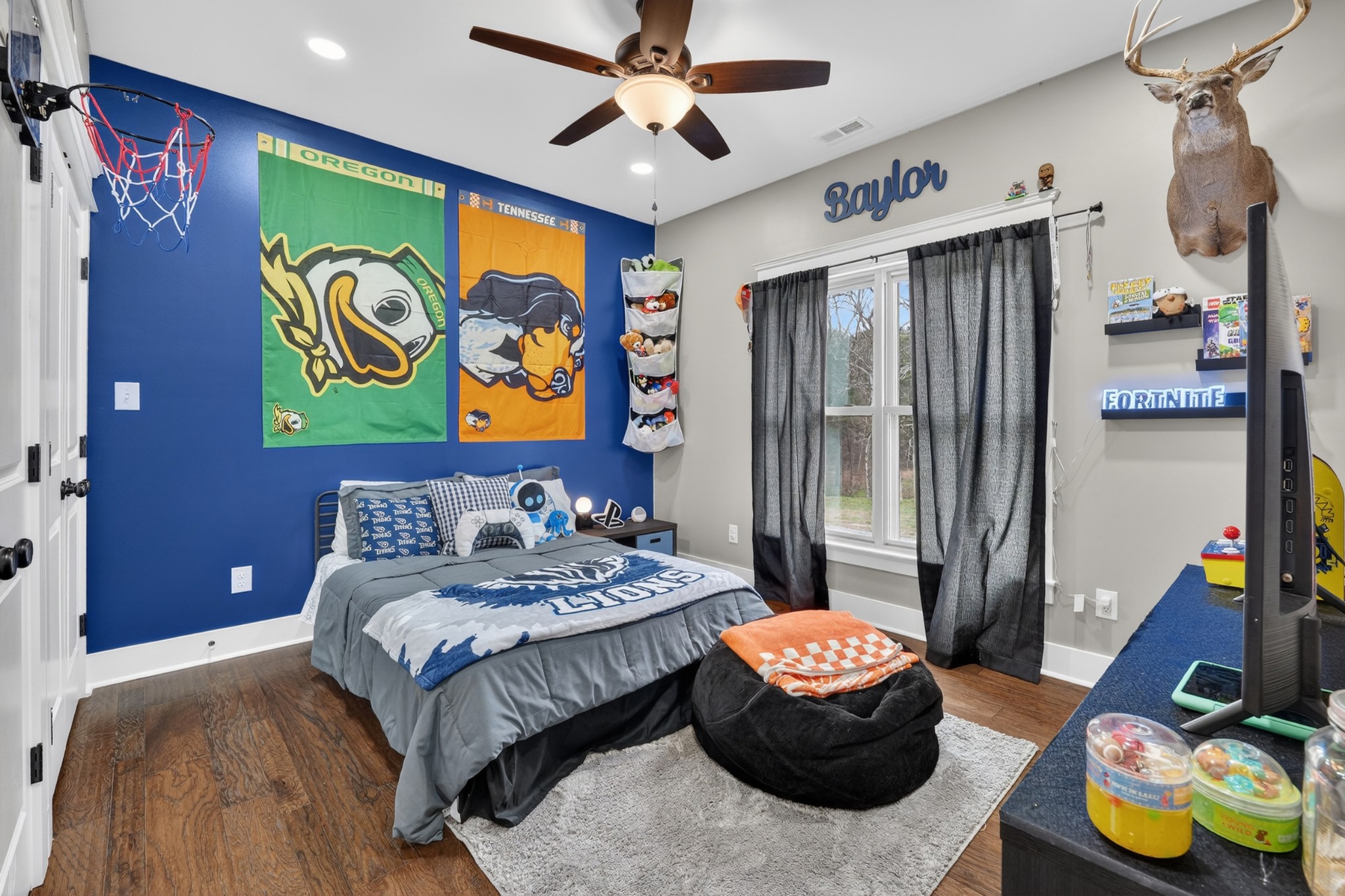 39 Boning Road Fayetteville, TN 37334 - Photo 30 of 43 a bedroom with a bed and a couch