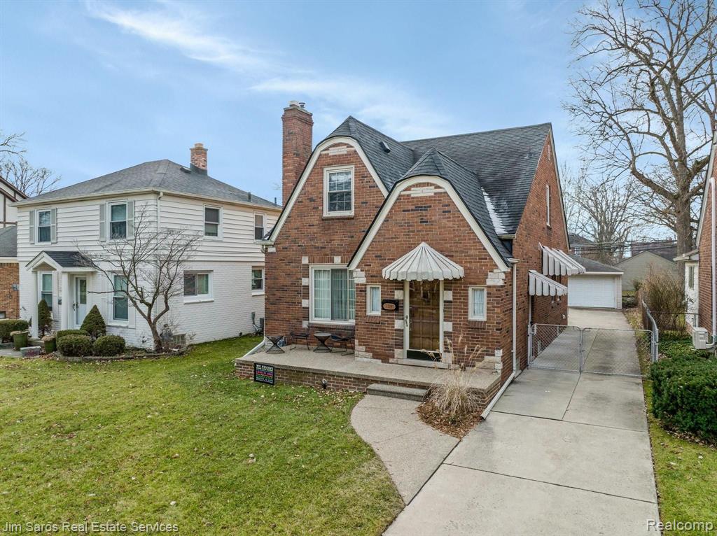 1729 Roslyn Road Grosse Pointe Woods, MI 48236 - Photo 1 of 26
