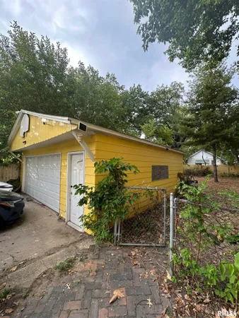 $135,000 | 429 East Frye Avenue, Peoria, IL 61603