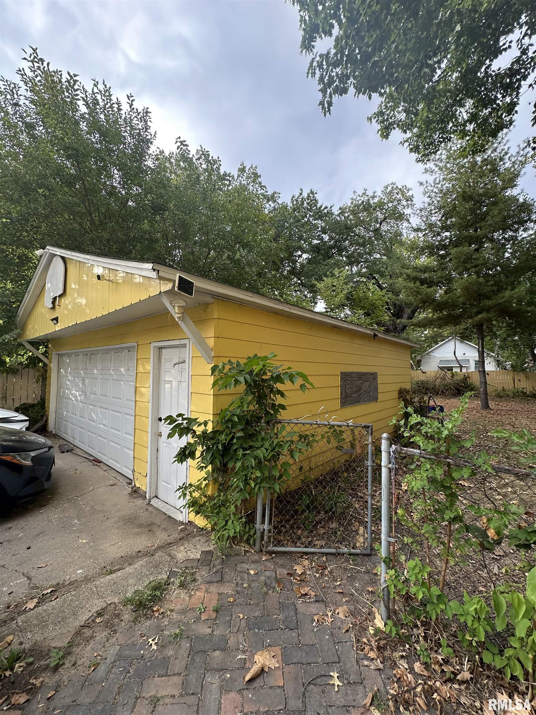 429 East Frye Avenue Peoria, IL 61603 - Photo 7 of 43