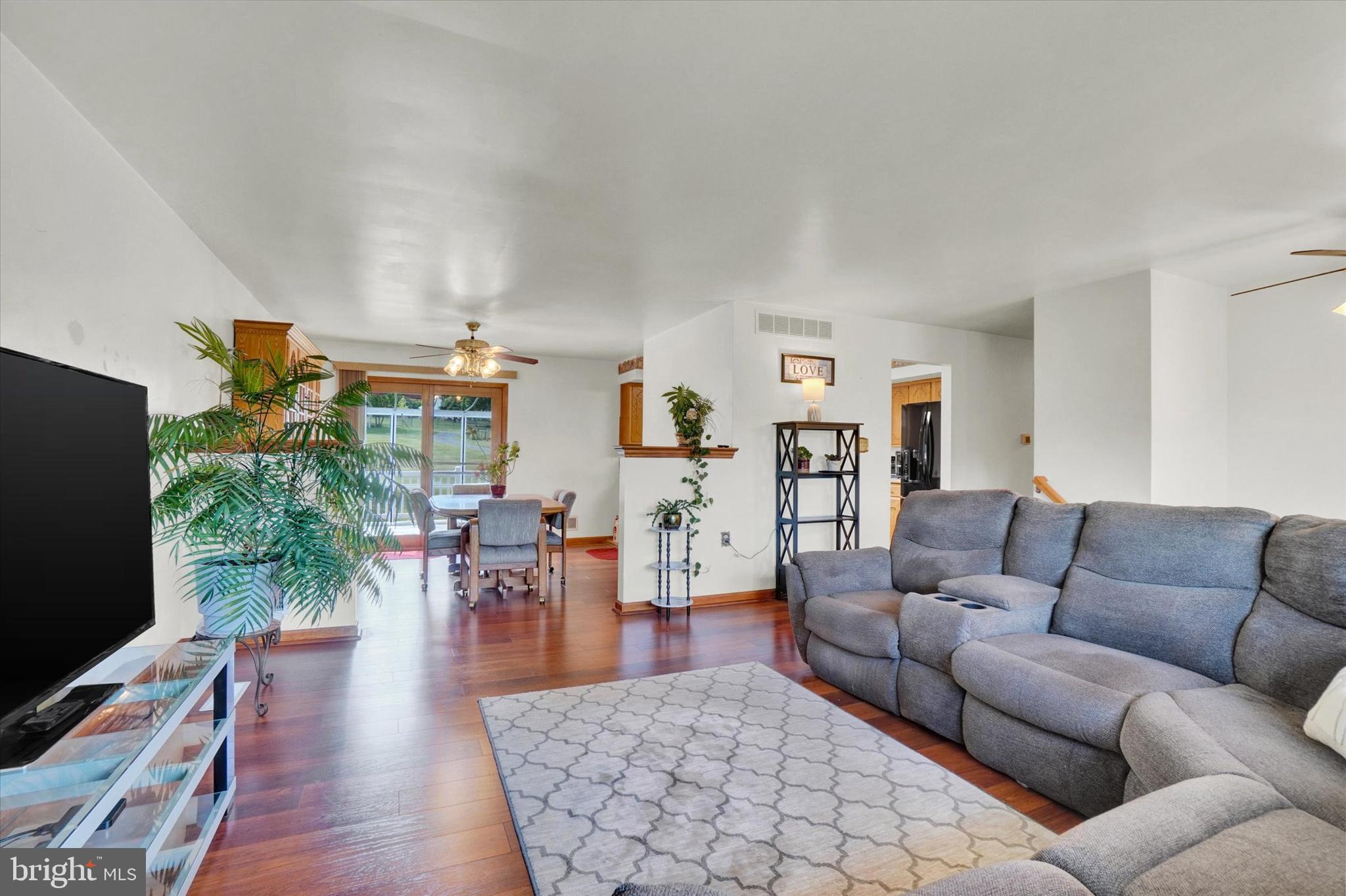 8076 Hickory Road Stewartstown, PA 17363 - Photo 11 of 55 Gallery Image 11