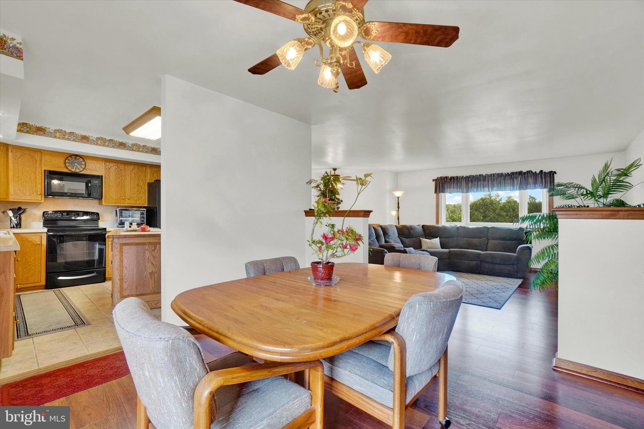 8076 Hickory Road Stewartstown, PA 17363 - Photo 12 of 55 Gallery Image 12