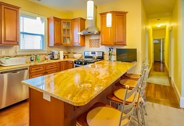 $3,300 | 25 Ralph Piteri Terrace, Unit 3, Watertown, MA 02472