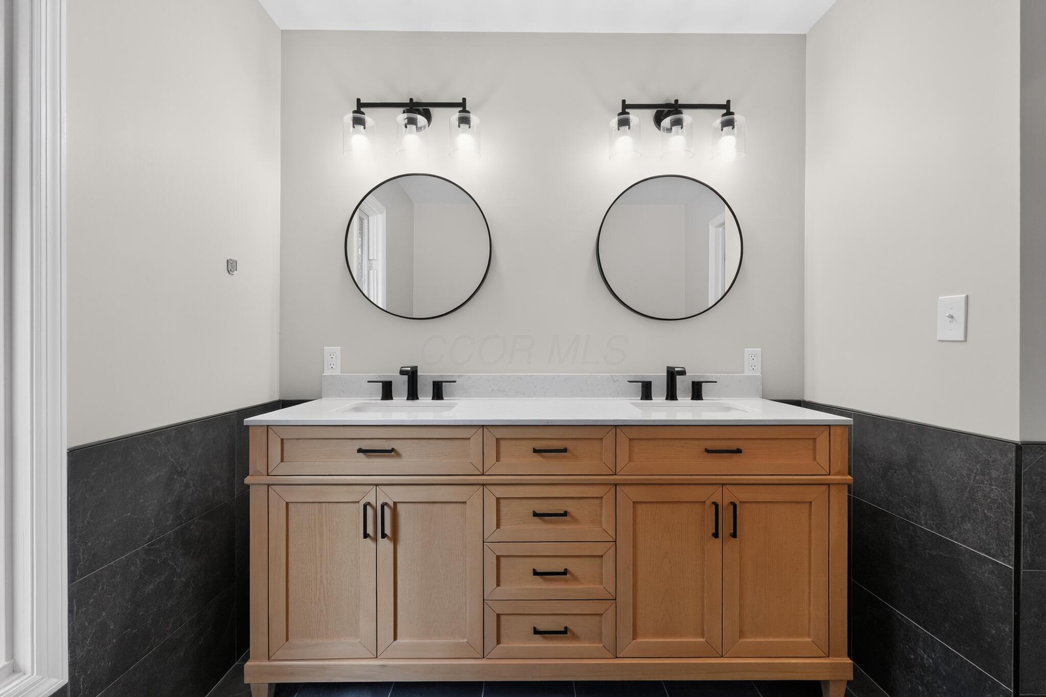 620 Pollock Road Delaware, OH 43015 - Photo 30 of 68 41_620_Pollock_Rd-Bathroom-k-31