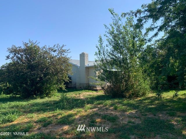 9807 Bell Road Moxee, WA 98936 - Photo 8 of 13