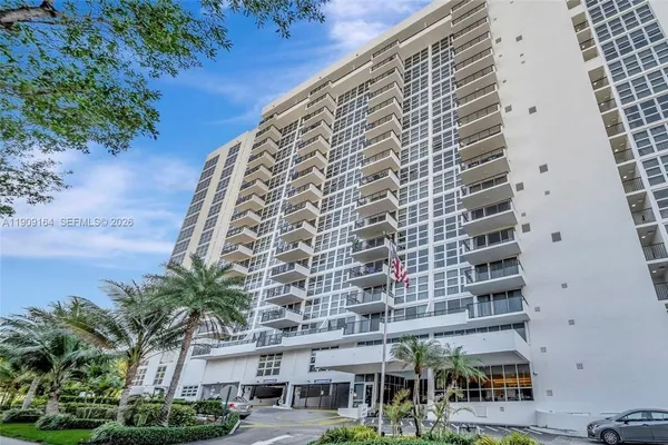 $2,900 | 531 North Ocean Boulevard, Unit 1508, Pompano Beach, FL 33062
