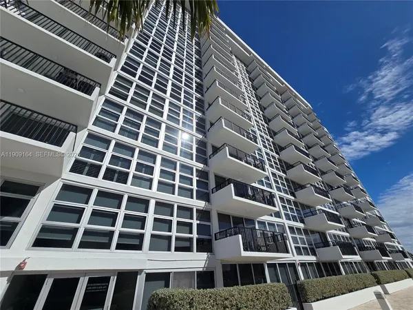$2,900 | 531 North Ocean Boulevard, Unit 1508, Pompano Beach, FL 33062