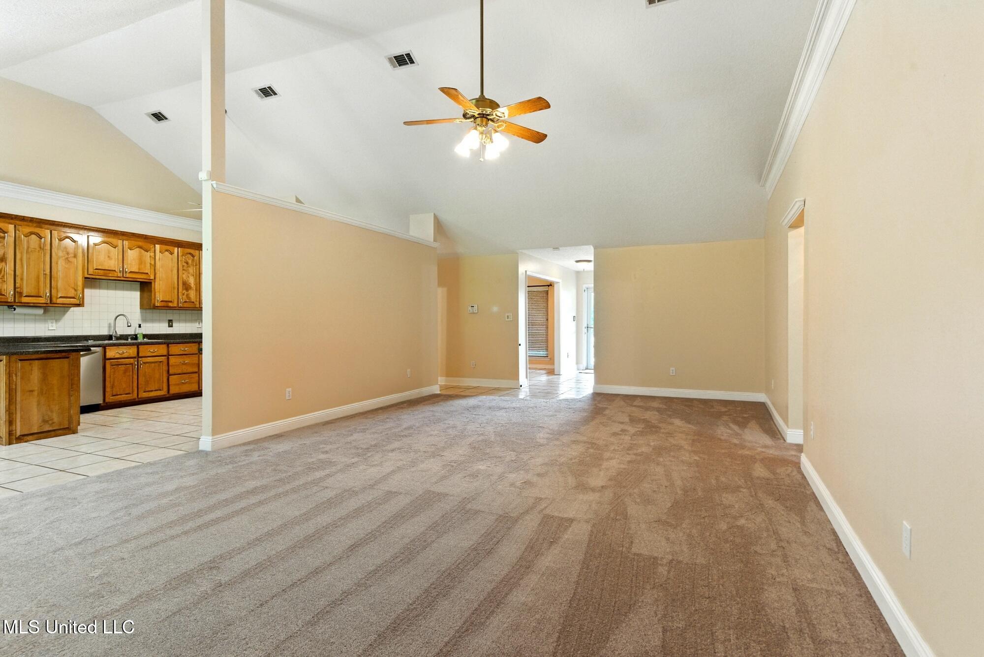 4257 Melvin Road D'Iberville, MS 39540 - Photo 10 of 29 Living room