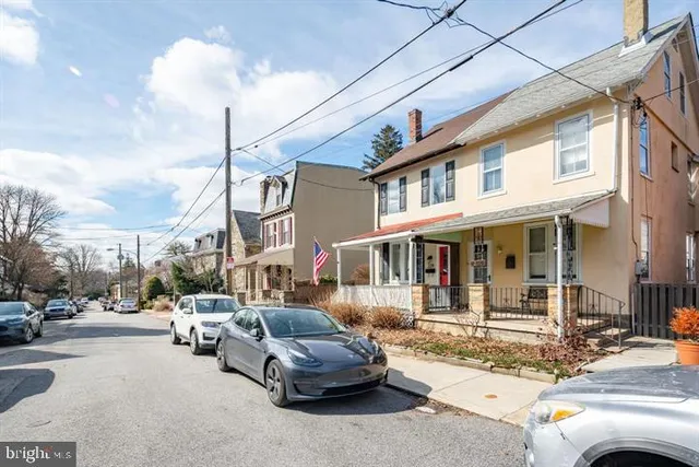 a cars parked in front of a building
