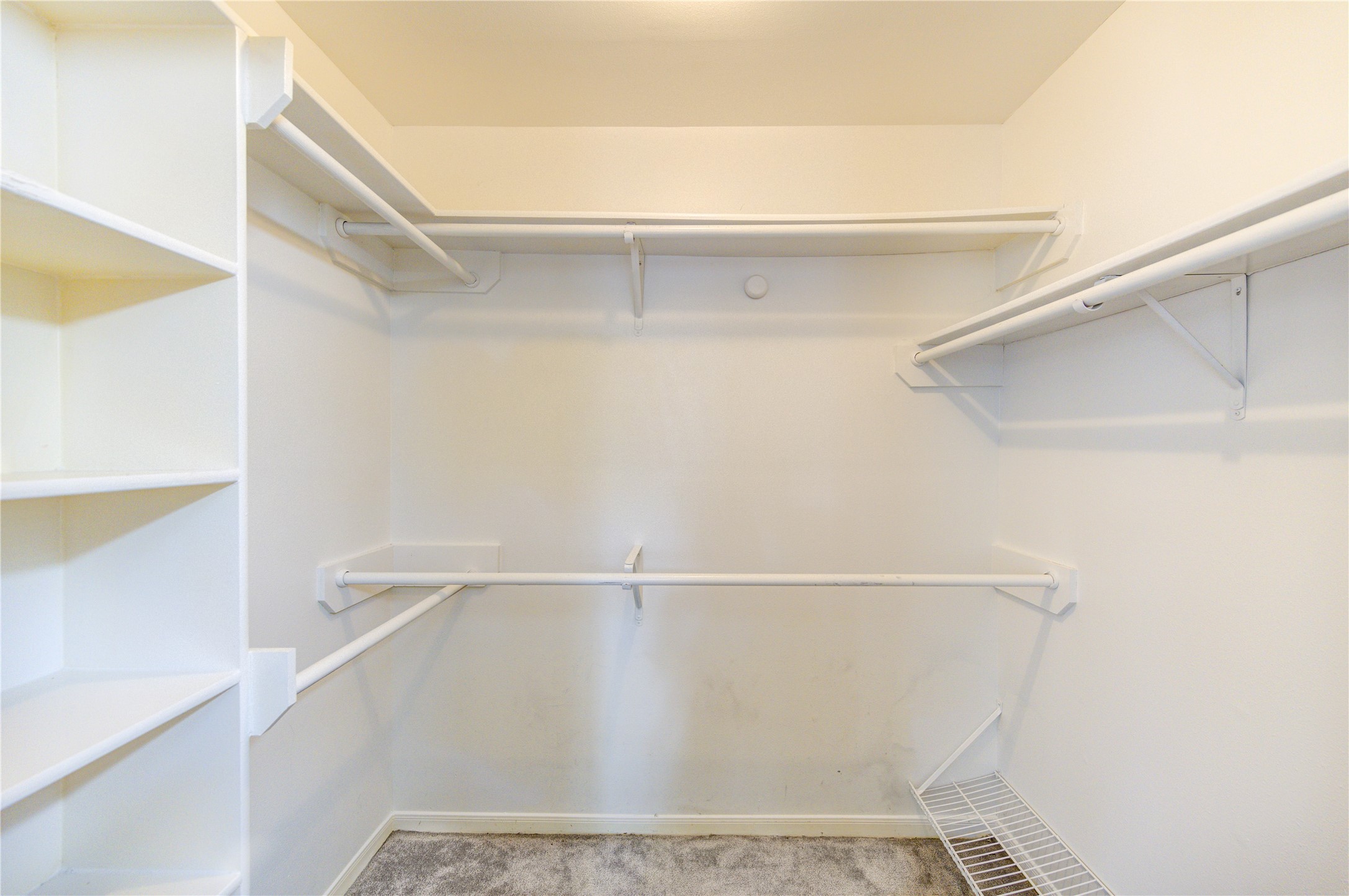 10338 Timberloch Drive Houston, TX 77070 - Photo 16 of 22 a view of a closet